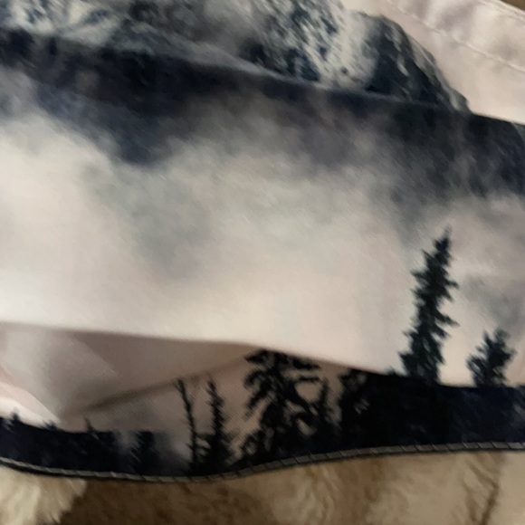 New Mountain cliff face mask - Picture 3 of 5